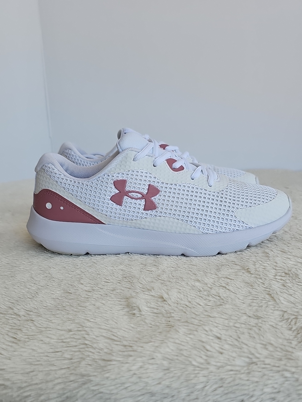 Under Armour Women's Surge 3 Running Shoes White Pink Size 9